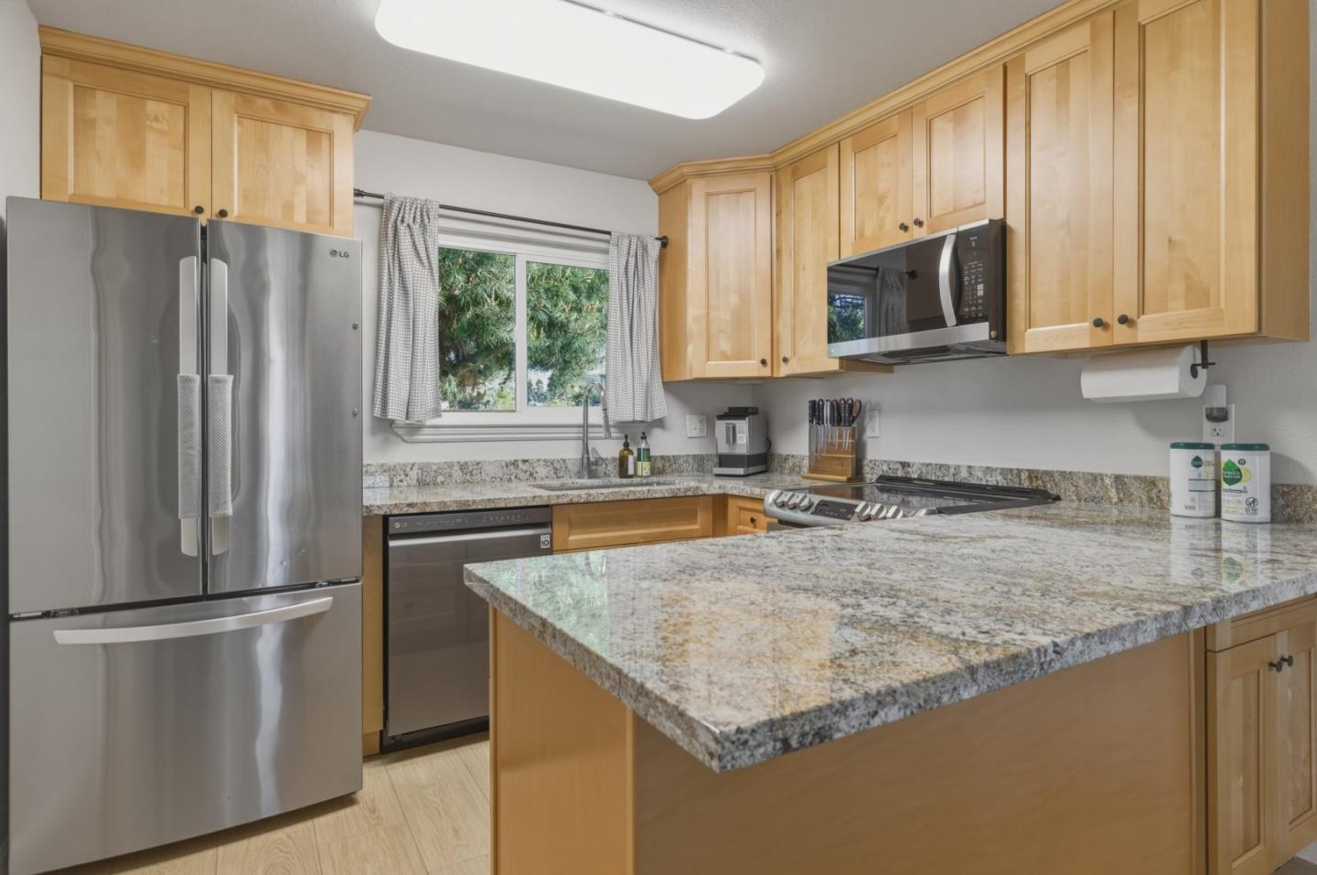 Detail Gallery Image 13 of 50 For 411 Grey Ghost Ave, San Jose,  CA 95111 - 3 Beds | 2/1 Baths