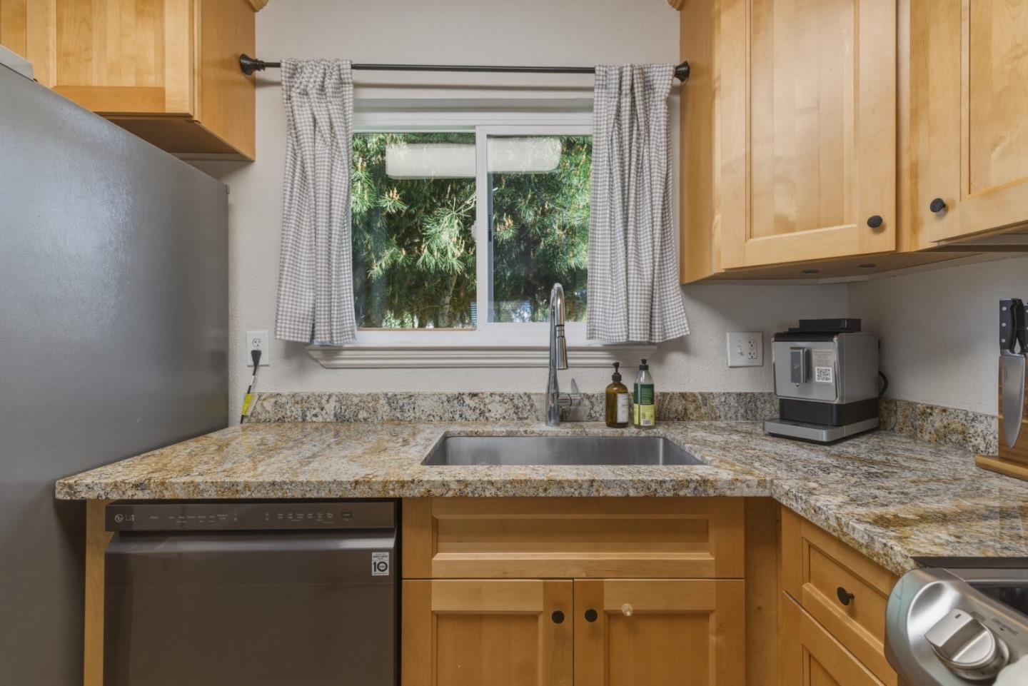 Detail Gallery Image 17 of 50 For 411 Grey Ghost Ave, San Jose,  CA 95111 - 3 Beds | 2/1 Baths