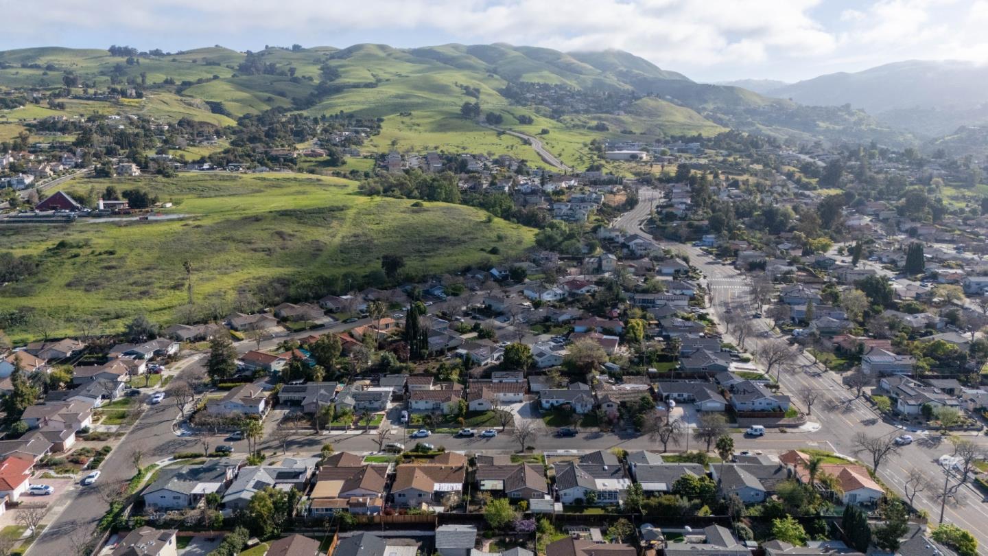 Detail Gallery Image 40 of 40 For 1216 Champagne Ln, San Jose,  CA 95132 - 4 Beds | 3 Baths