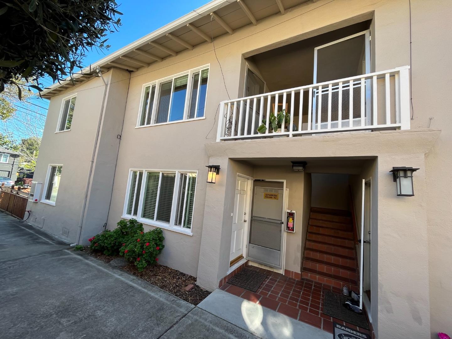 Detail Gallery Image 3 of 17 For 860 Live Oak Ave #3,  Menlo Park,  CA 94025 - 2 Beds | 1 Baths