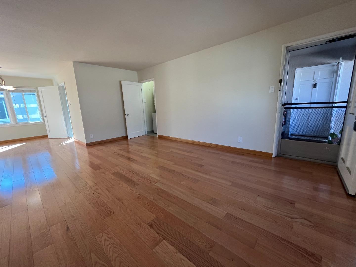 Detail Gallery Image 7 of 17 For 860 Live Oak Ave #3,  Menlo Park,  CA 94025 - 2 Beds | 1 Baths