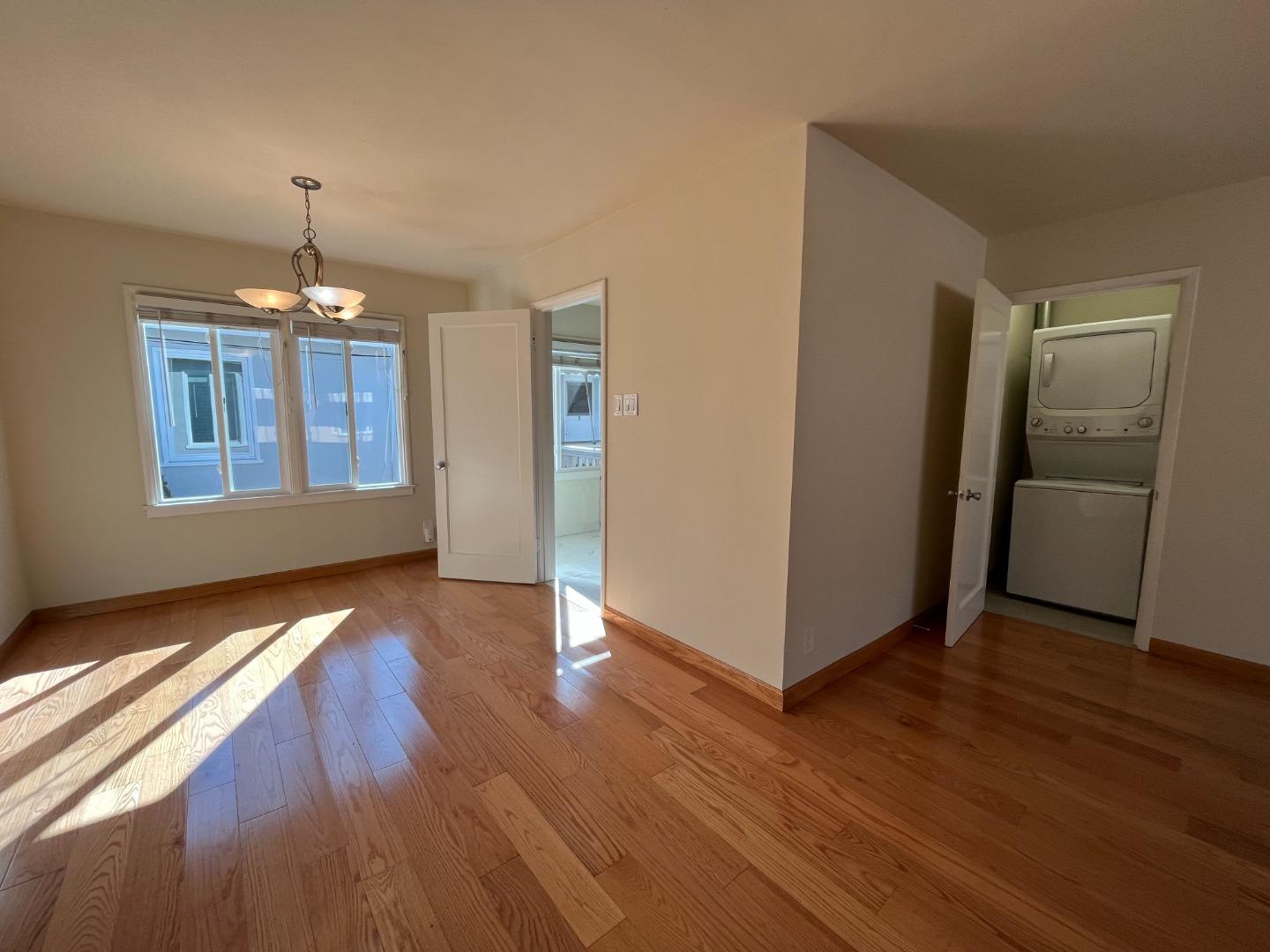 Detail Gallery Image 8 of 17 For 860 Live Oak Ave #3,  Menlo Park,  CA 94025 - 2 Beds | 1 Baths