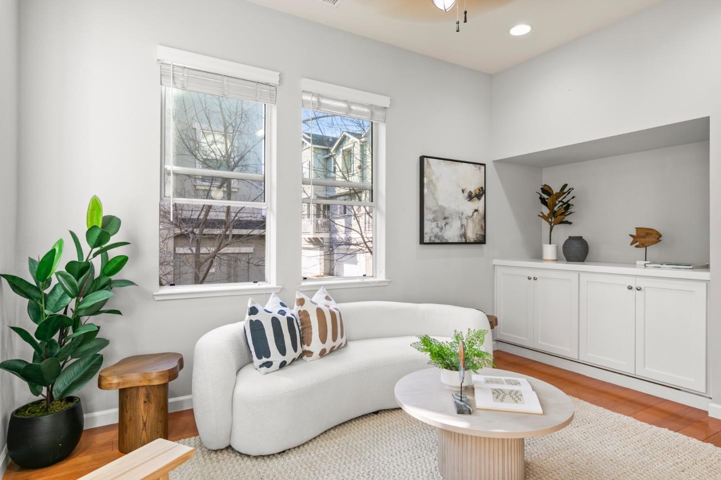 Detail Gallery Image 11 of 35 For 171 Bel Air Ct, Mountain View,  CA 94043 - 3 Beds | 2/1 Baths