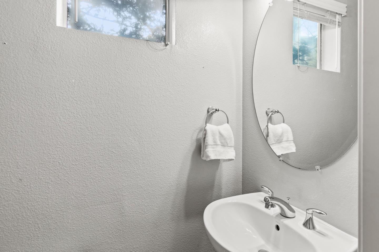 Detail Gallery Image 15 of 35 For 171 Bel Air Ct, Mountain View,  CA 94043 - 3 Beds | 2/1 Baths
