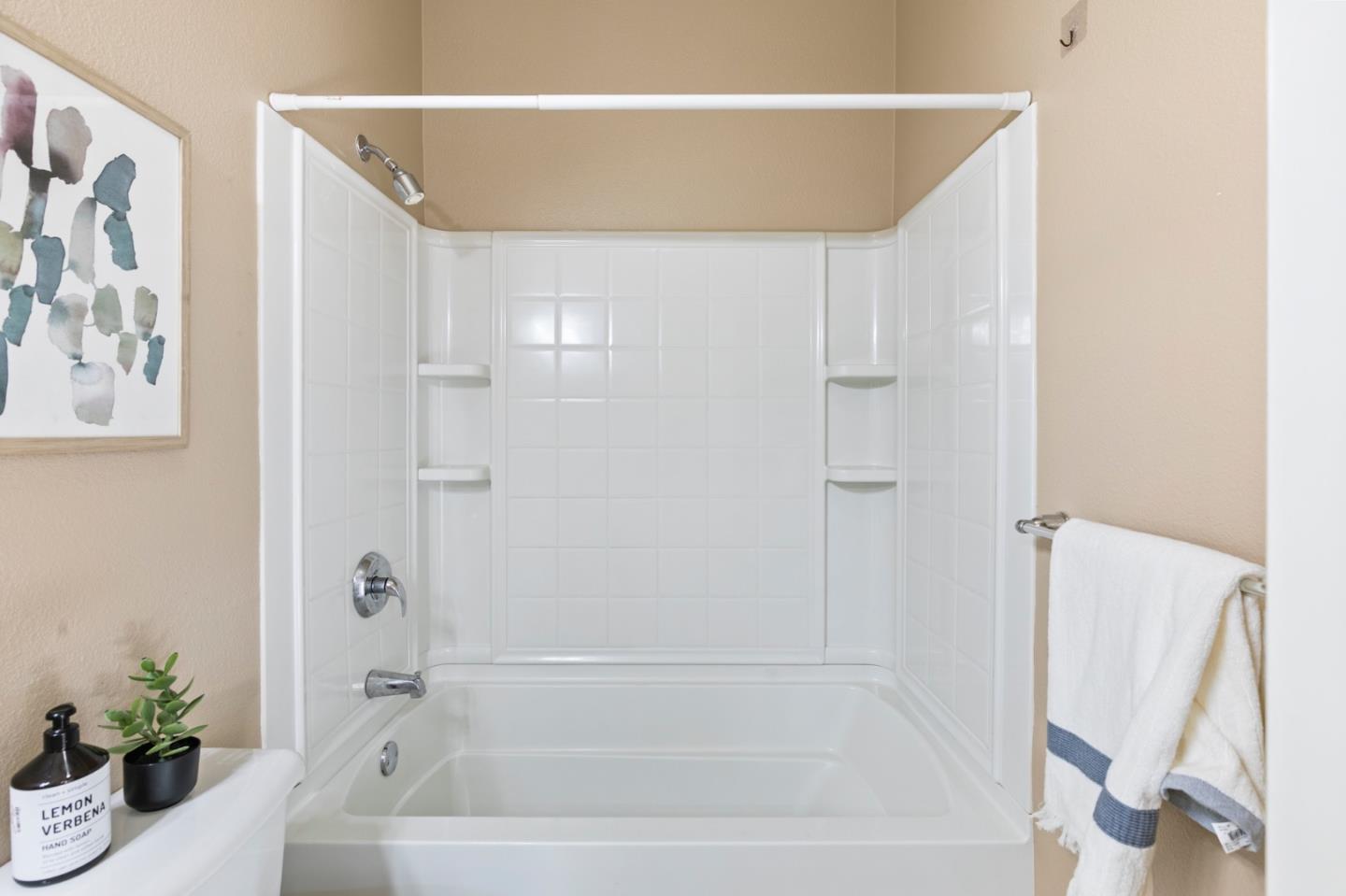 Detail Gallery Image 24 of 35 For 171 Bel Air Ct, Mountain View,  CA 94043 - 3 Beds | 2/1 Baths