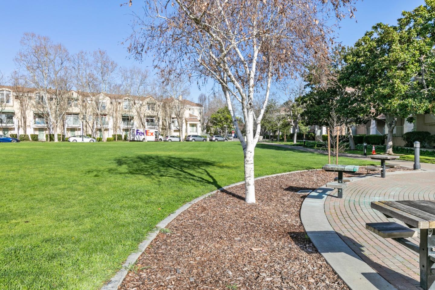 Detail Gallery Image 32 of 35 For 171 Bel Air Ct, Mountain View,  CA 94043 - 3 Beds | 2/1 Baths