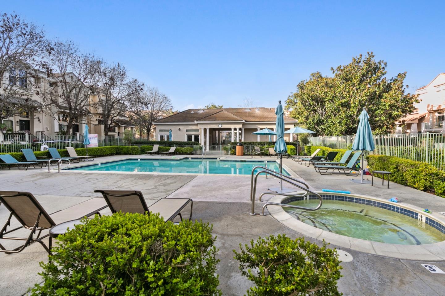 Detail Gallery Image 34 of 35 For 171 Bel Air Ct, Mountain View,  CA 94043 - 3 Beds | 2/1 Baths