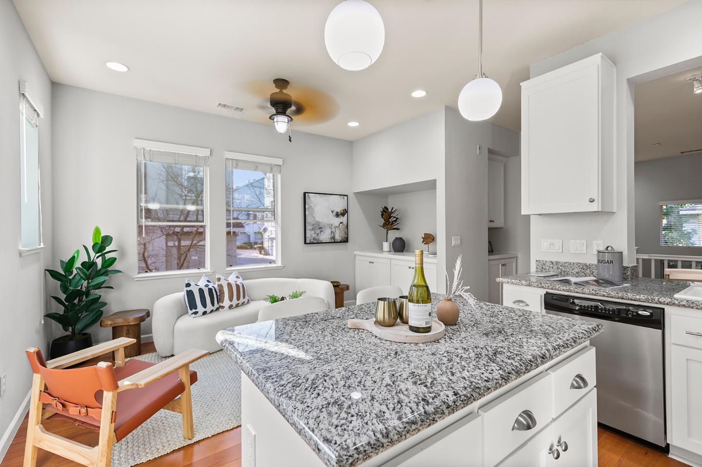 Detail Gallery Image 8 of 35 For 171 Bel Air Ct, Mountain View,  CA 94043 - 3 Beds | 2/1 Baths