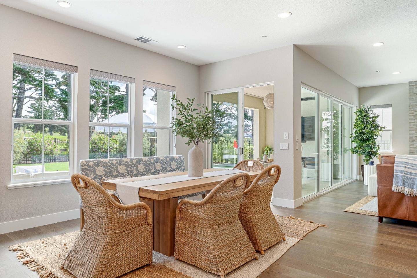 Detail Gallery Image 12 of 61 For 1814 Links Dr, Seaside,  CA 93955 - 4 Beds | 4/1 Baths