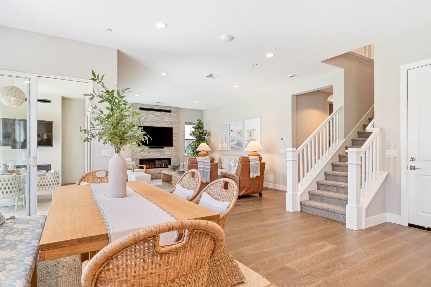 Detail Gallery Image 13 of 61 For 1814 Links Dr, Seaside,  CA 93955 - 4 Beds | 4/1 Baths