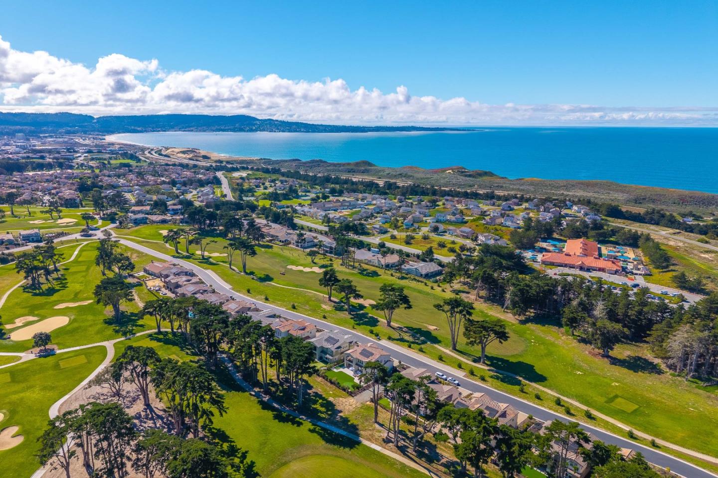 Detail Gallery Image 3 of 61 For 1814 Links Dr, Seaside,  CA 93955 - 4 Beds | 4/1 Baths