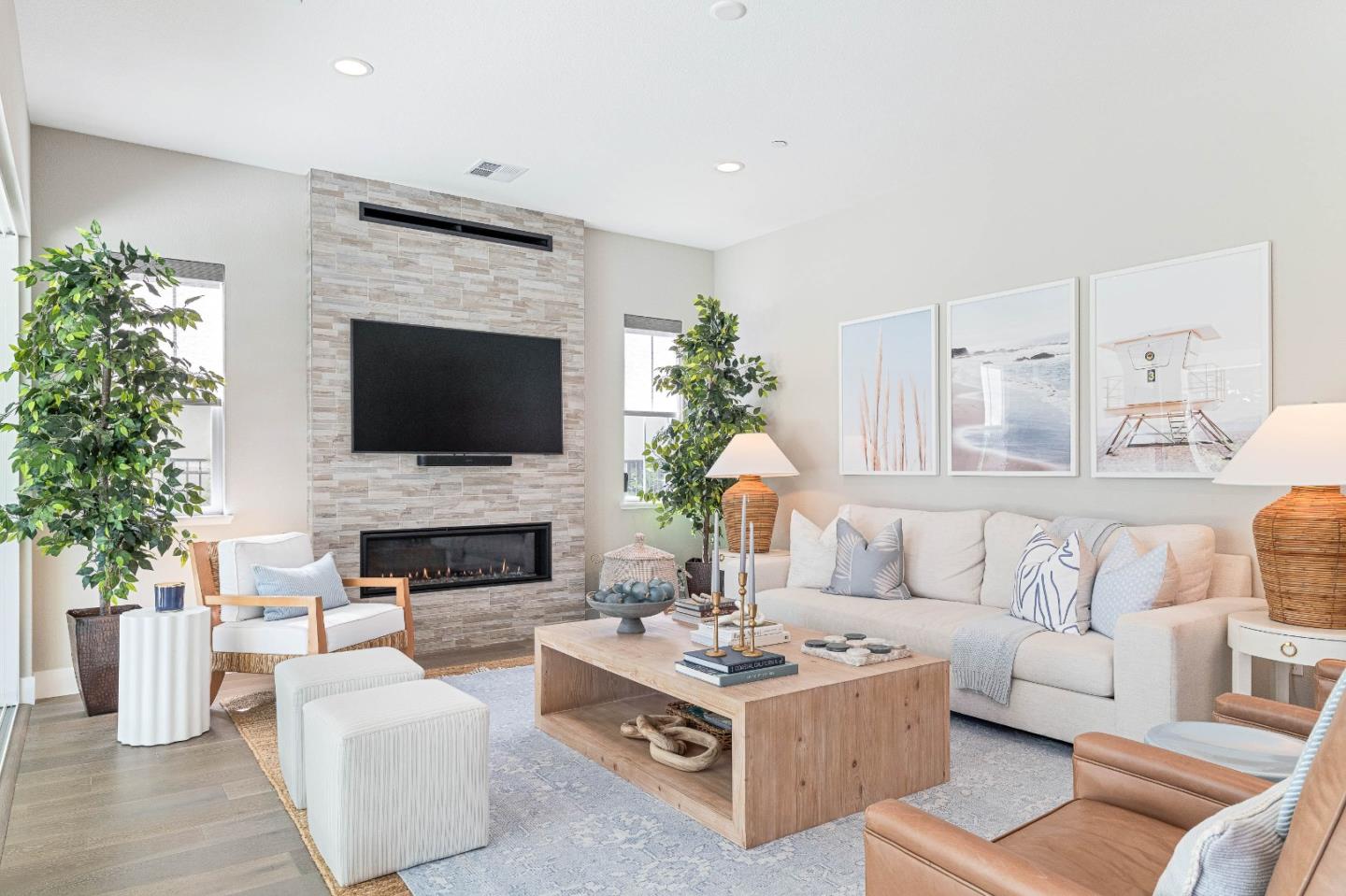 Detail Gallery Image 5 of 61 For 1814 Links Dr, Seaside,  CA 93955 - 4 Beds | 4/1 Baths