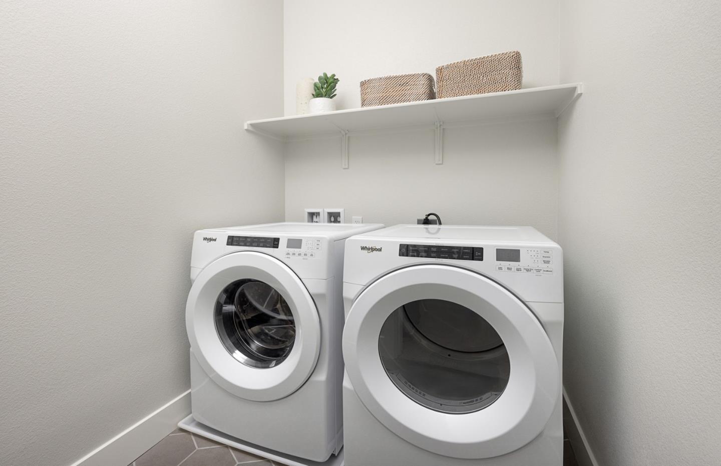 Detail Gallery Image 15 of 19 For 1139 Milan Ter #6,  Sunnyvale,  CA 94089 - 3 Beds | 3/1 Baths