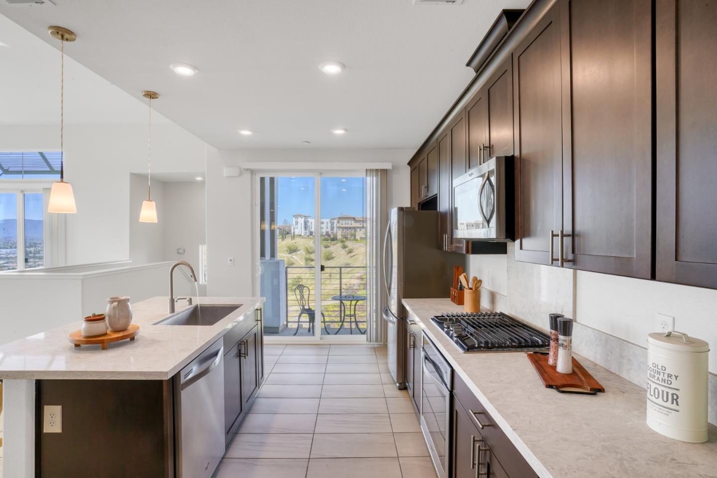 Detail Gallery Image 11 of 57 For 218 William Manly St #6,  San Jose,  CA 95136 - 2 Beds | 2 Baths
