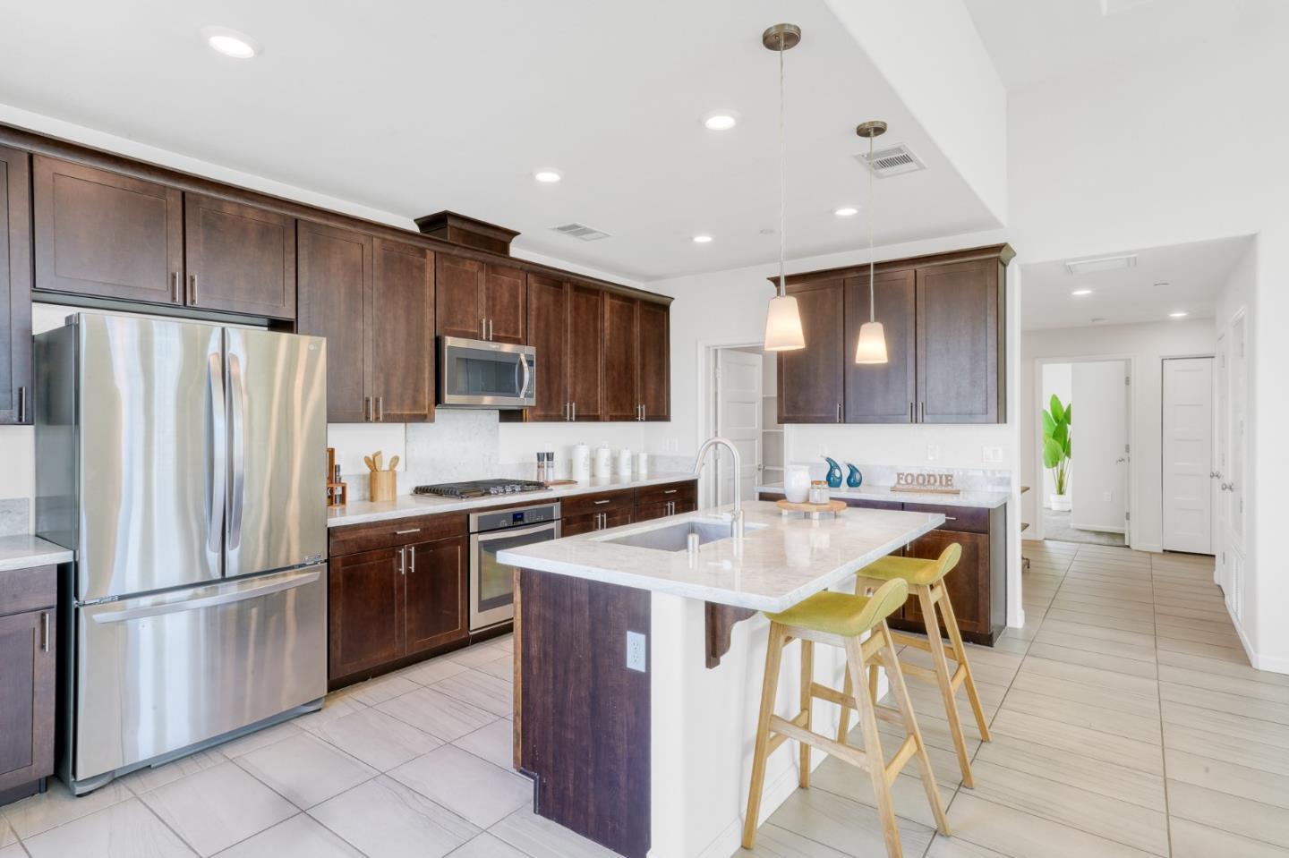 Detail Gallery Image 8 of 57 For 218 William Manly St #6,  San Jose,  CA 95136 - 2 Beds | 2 Baths