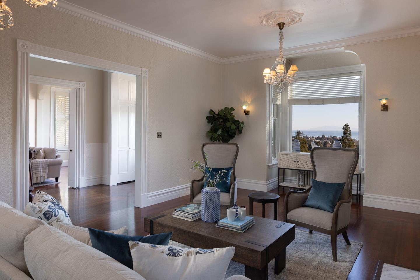 Detail Gallery Image 11 of 55 For 535 Highland Ave, Santa Cruz,  CA 95060 - 8 Beds | 5/1 Baths