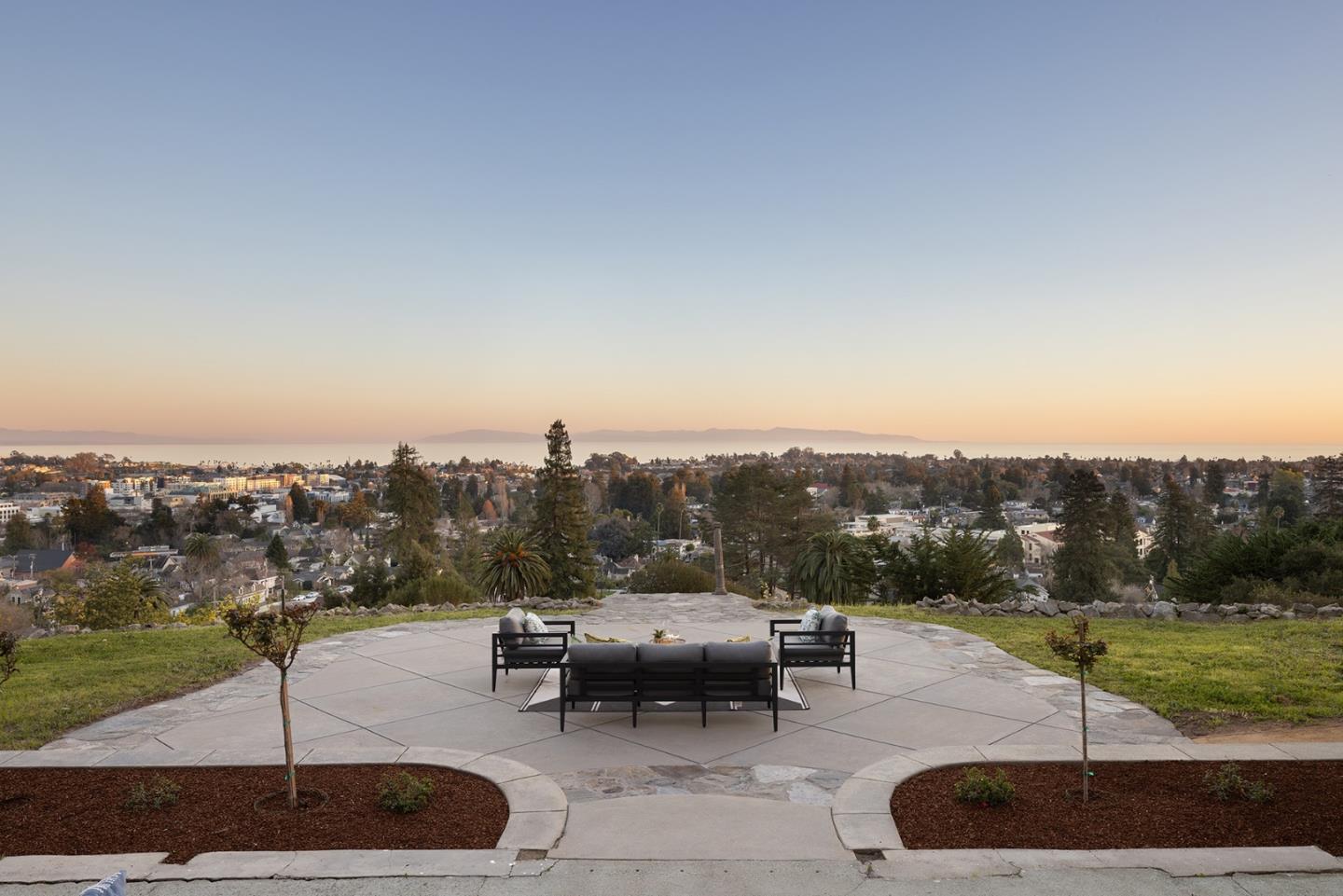 Detail Gallery Image 2 of 55 For 535 Highland Ave, Santa Cruz,  CA 95060 - 8 Beds | 5/1 Baths