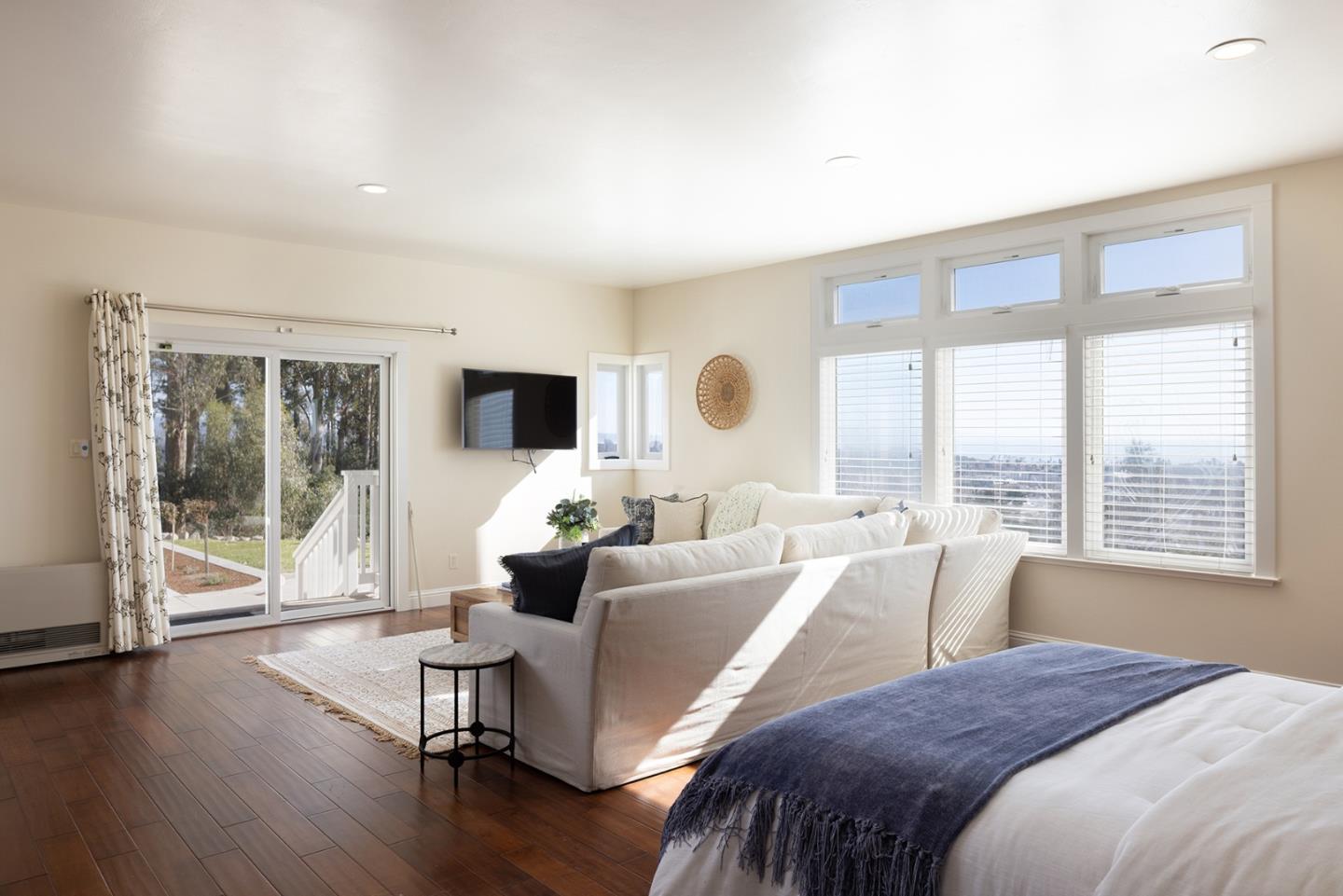 Detail Gallery Image 25 of 55 For 535 Highland Ave, Santa Cruz,  CA 95060 - 8 Beds | 5/1 Baths