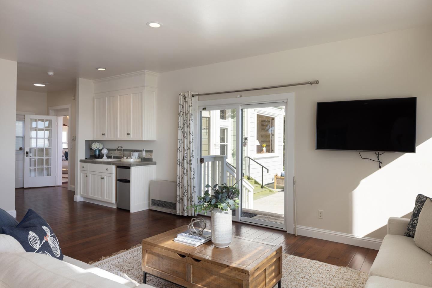 Detail Gallery Image 26 of 55 For 535 Highland Ave, Santa Cruz,  CA 95060 - 8 Beds | 5/1 Baths