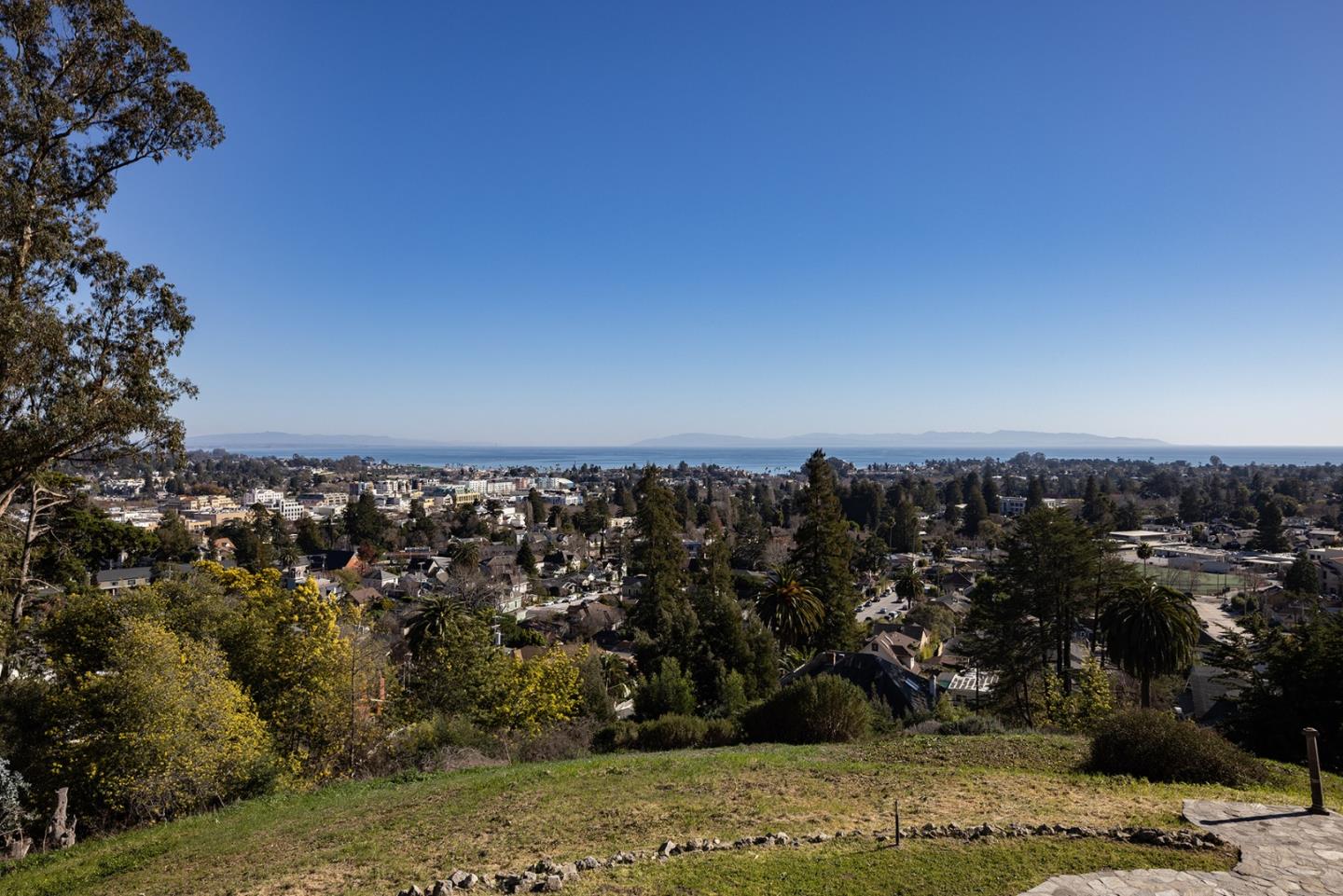 Detail Gallery Image 31 of 55 For 535 Highland Ave, Santa Cruz,  CA 95060 - 8 Beds | 5/1 Baths