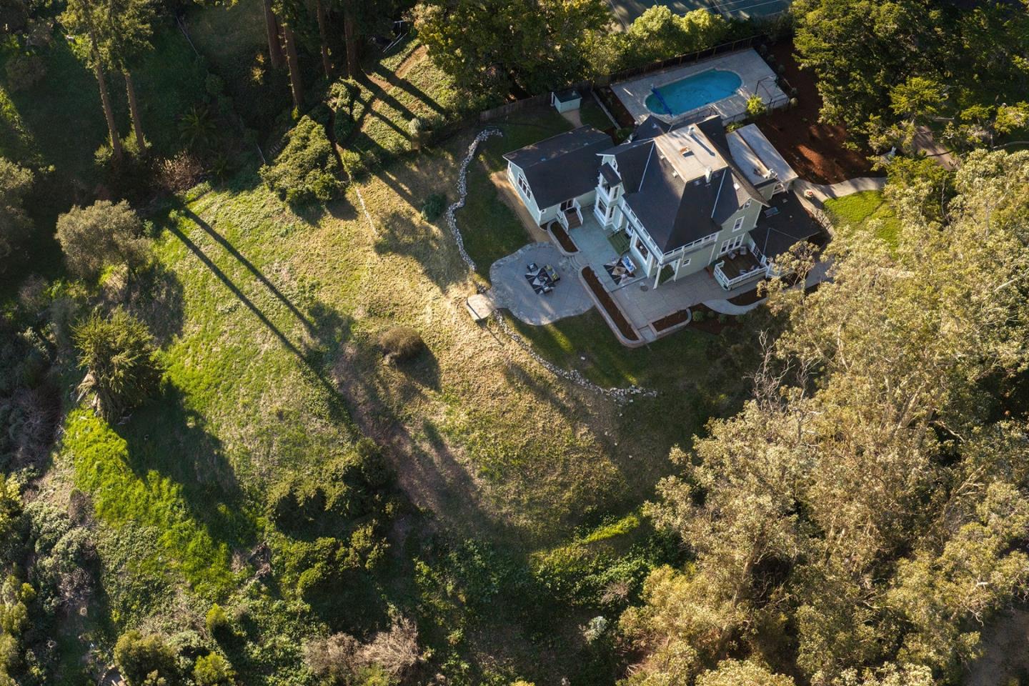 Detail Gallery Image 4 of 55 For 535 Highland Ave, Santa Cruz,  CA 95060 - 8 Beds | 5/1 Baths