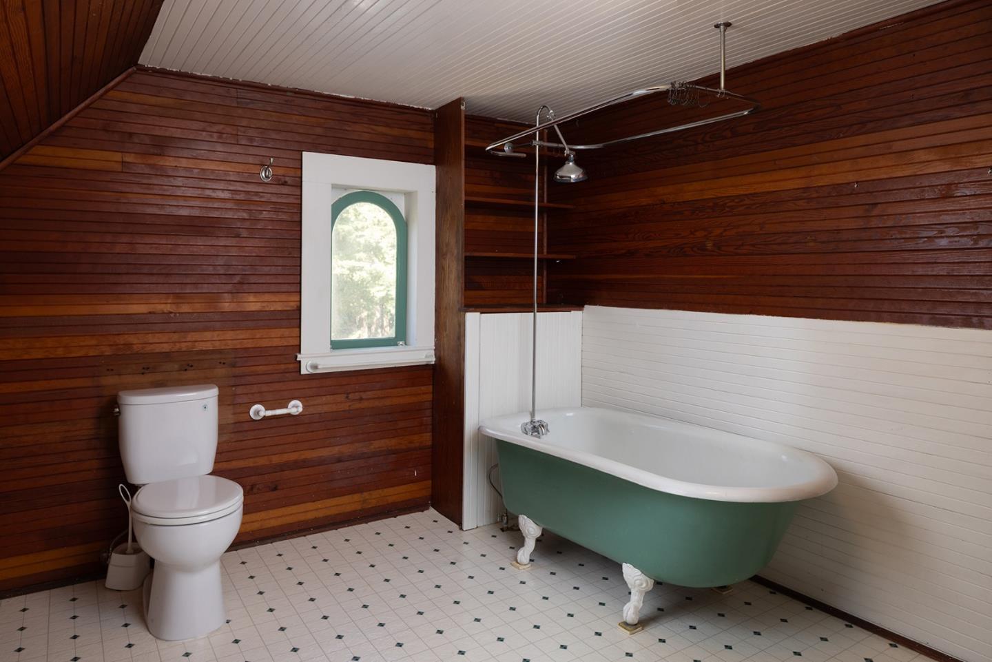 Detail Gallery Image 43 of 55 For 535 Highland Ave, Santa Cruz,  CA 95060 - 8 Beds | 5/1 Baths