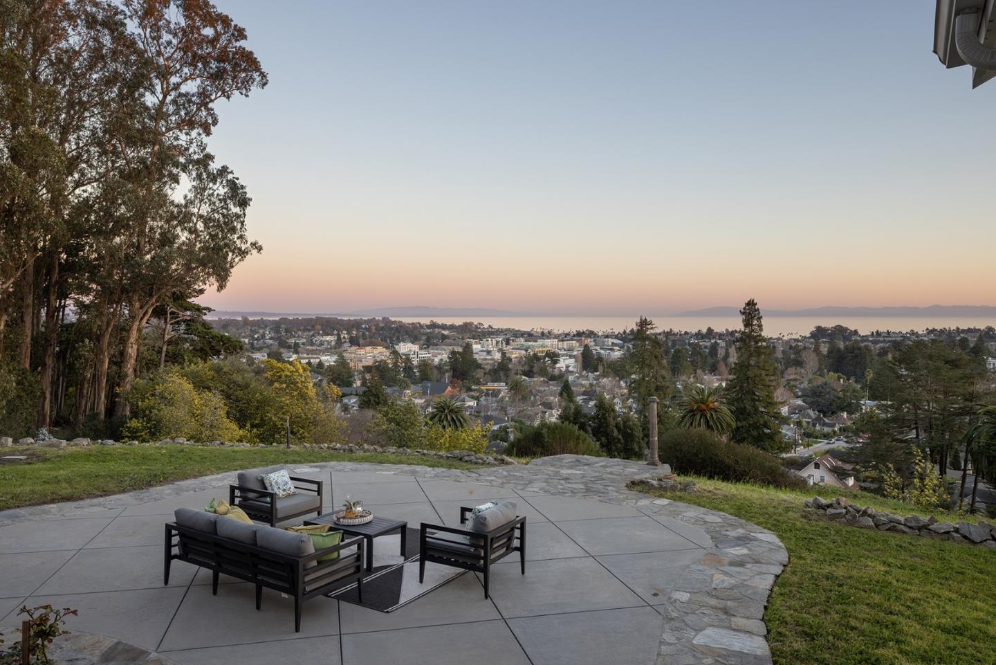 Detail Gallery Image 48 of 55 For 535 Highland Ave, Santa Cruz,  CA 95060 - 8 Beds | 5/1 Baths