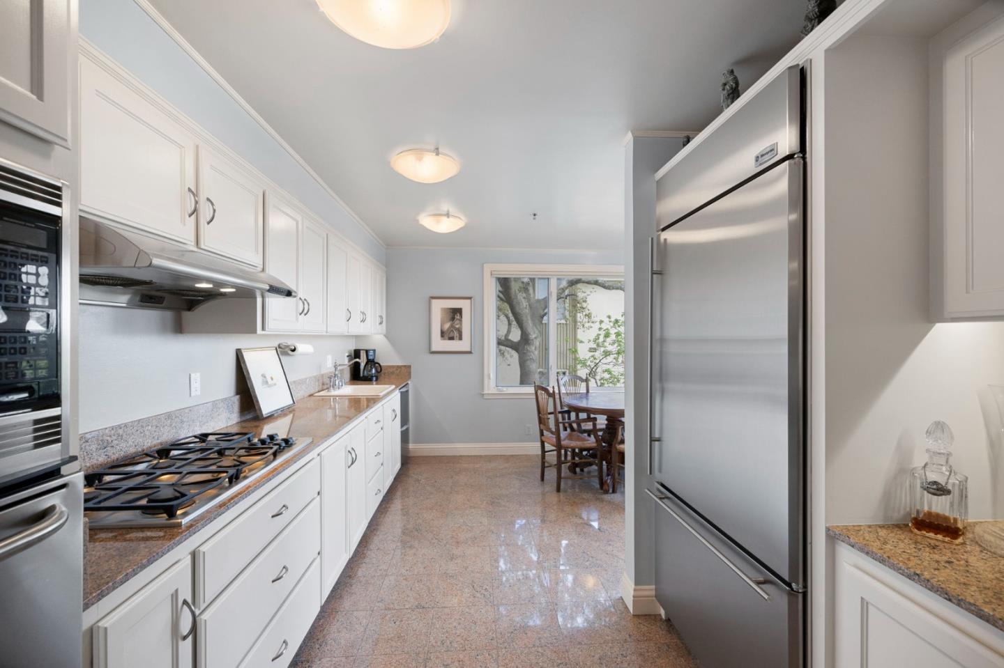 Detail Gallery Image 10 of 20 For 24 Mounds Rd a,  San Mateo,  CA 94402 - 2 Beds | 2 Baths