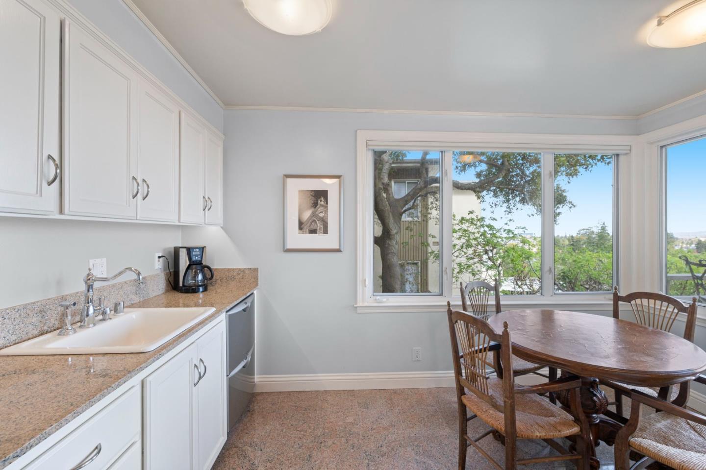 Detail Gallery Image 12 of 20 For 24 Mounds Rd a,  San Mateo,  CA 94402 - 2 Beds | 2 Baths