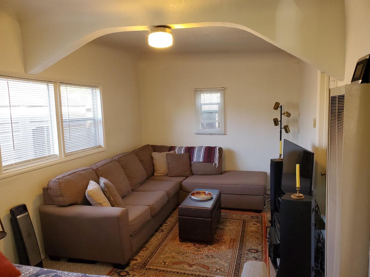 Detail Gallery Image 12 of 20 For 321 Hawthorne St, Salinas,  CA 93901 - 5 Beds | 3/1 Baths