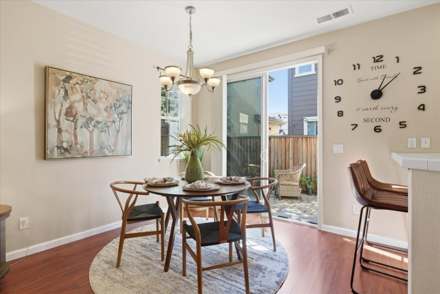 Detail Gallery Image 12 of 55 For 730 Tennyson Dr, Gilroy,  CA 95020 - 3 Beds | 2/1 Baths