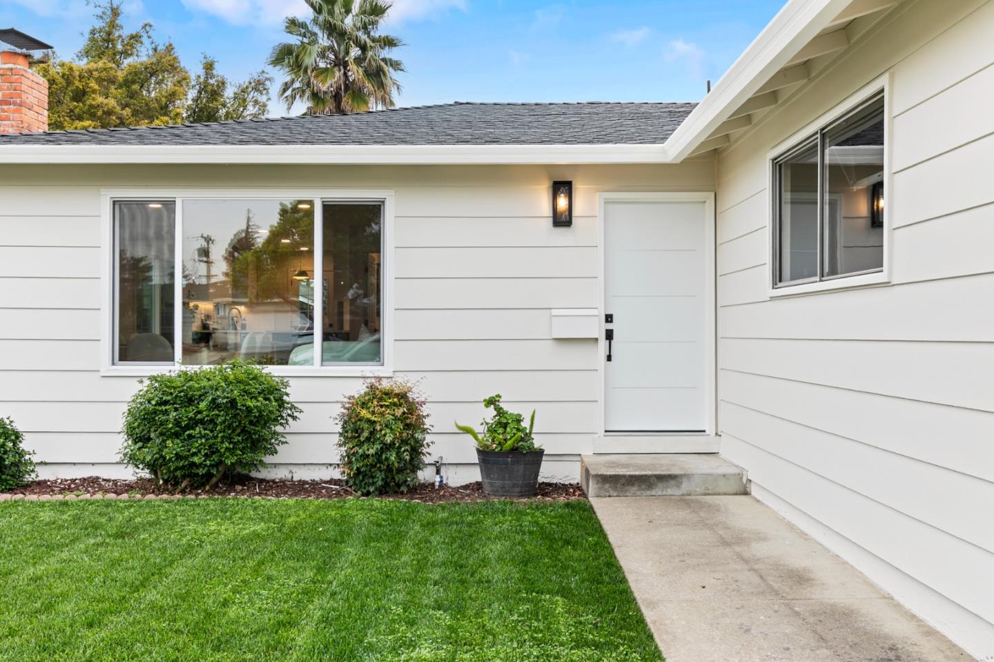 Detail Gallery Image 2 of 17 For 832 Mary Ct, Campbell,  CA 95008 - 3 Beds | 2 Baths