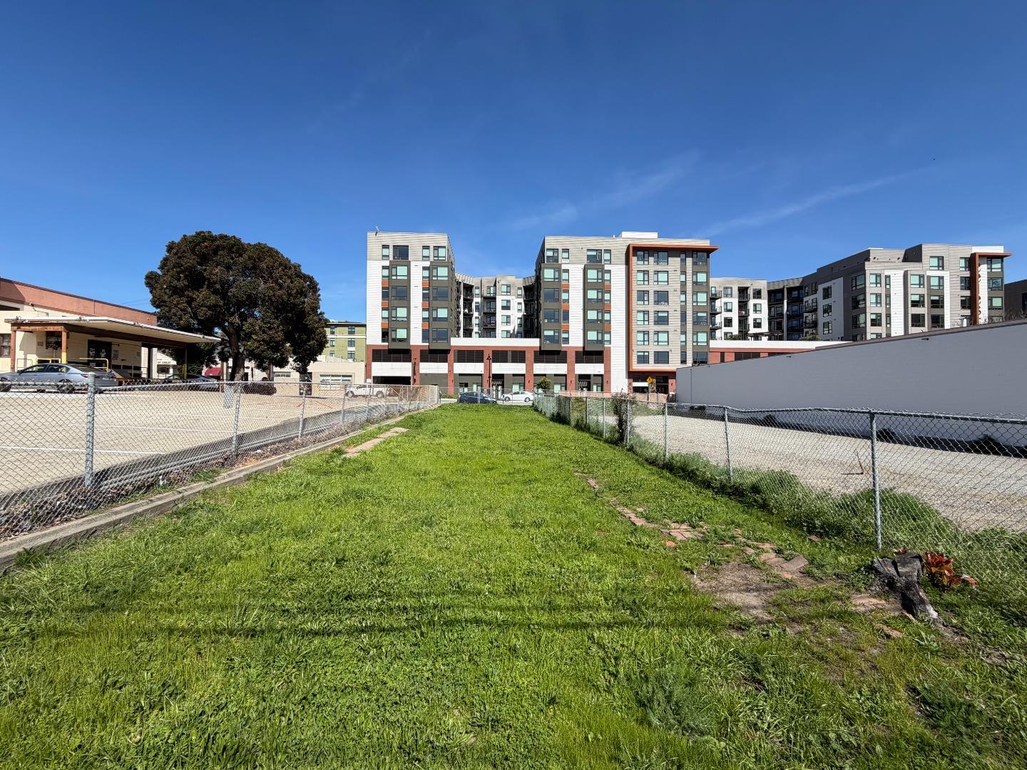 Detail Gallery Image 2 of 4 For 221 Miller Ave, South San Francisco,  CA 94080 - – Beds | – Baths