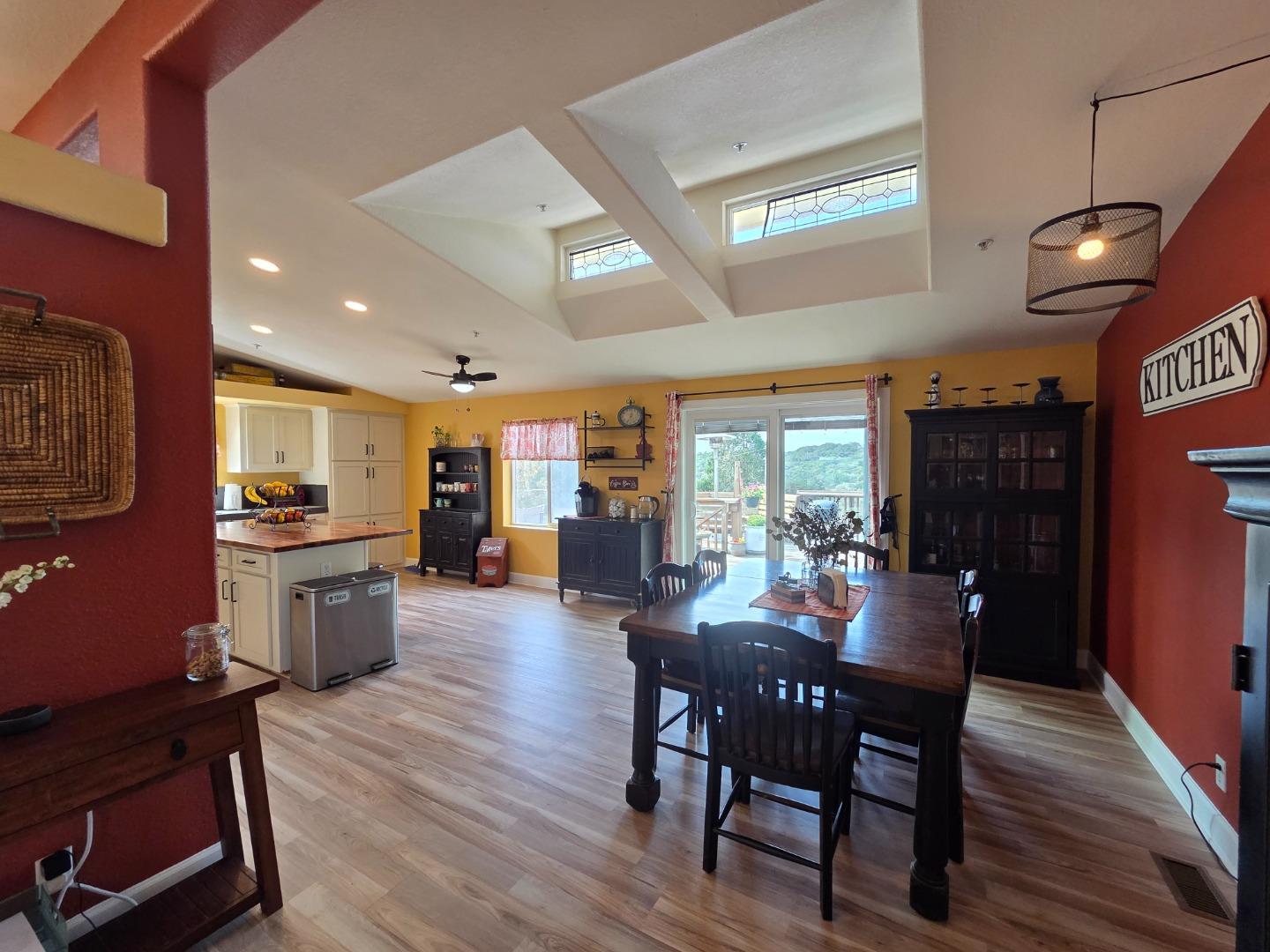 Detail Gallery Image 4 of 26 For 17105 Wilson, Royal Oaks,  CA 95076 - 4 Beds | 2 Baths