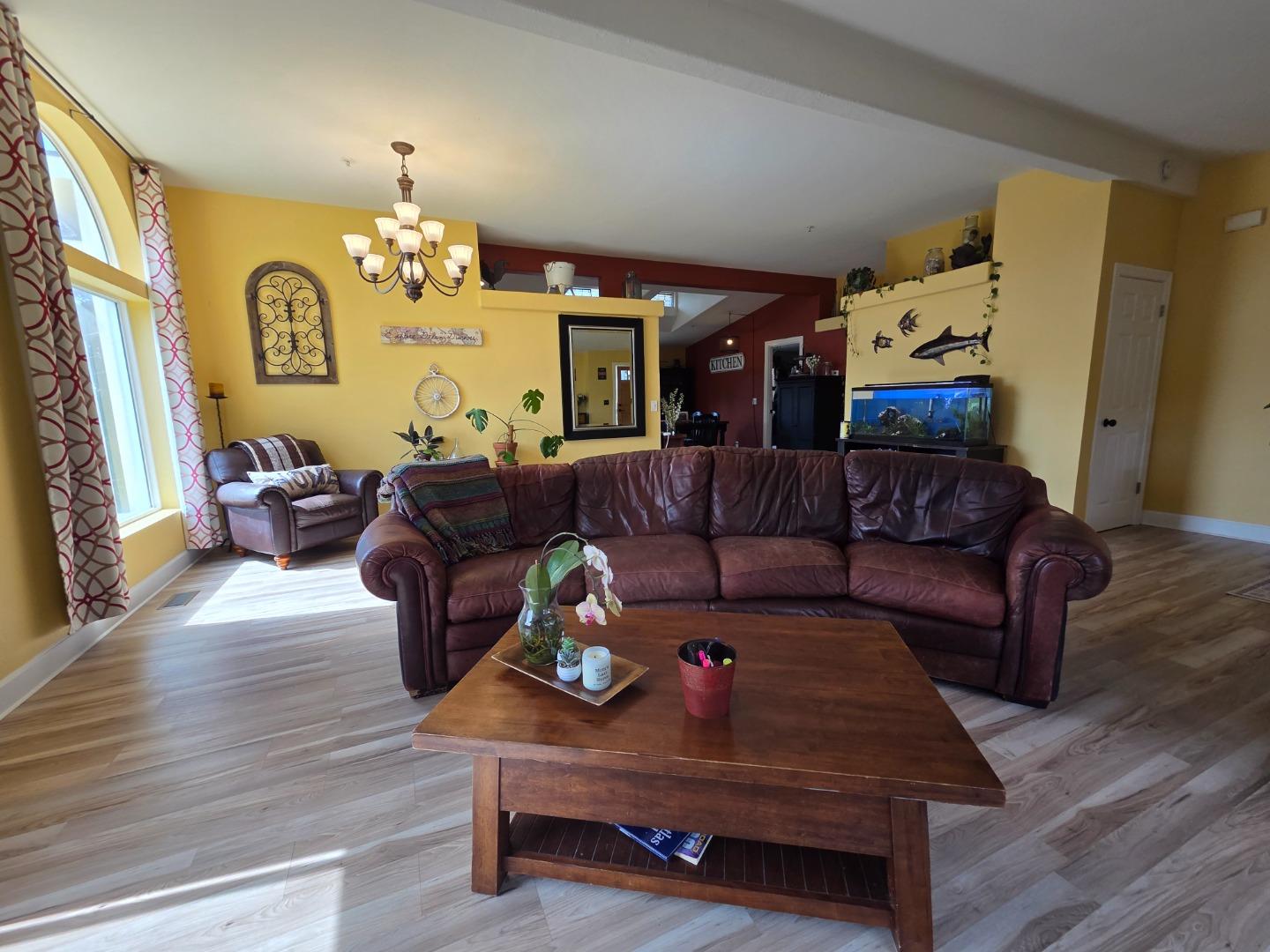 Detail Gallery Image 6 of 26 For 17105 Wilson, Royal Oaks,  CA 95076 - 4 Beds | 2 Baths