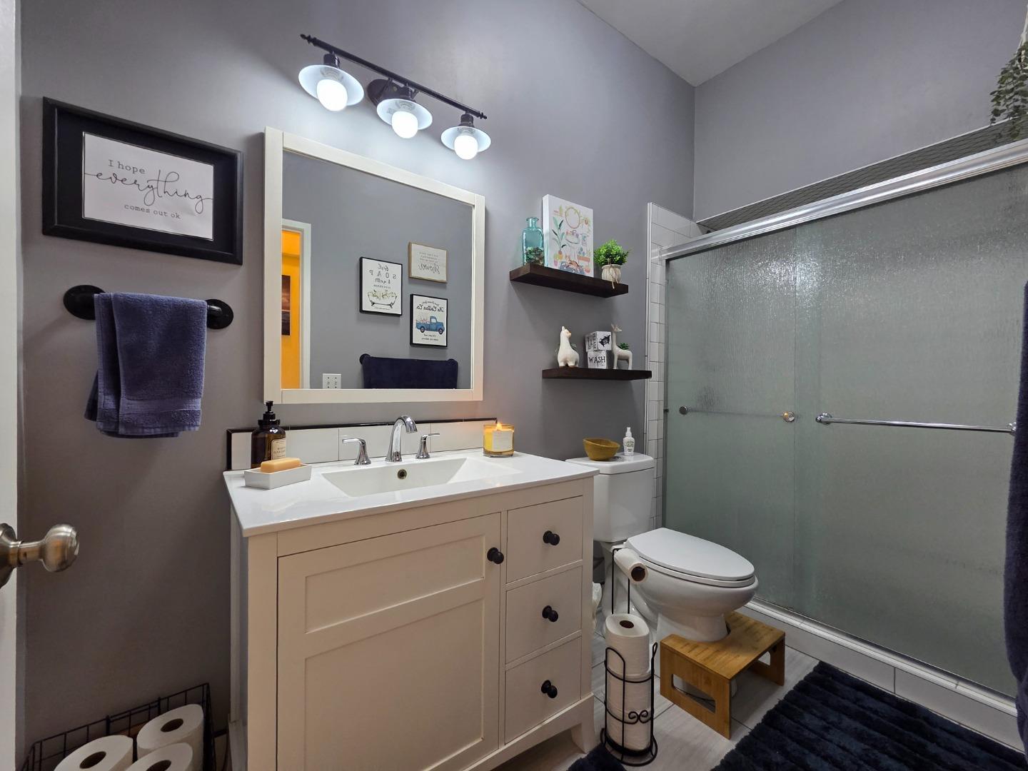 Detail Gallery Image 7 of 26 For 17105 Wilson, Royal Oaks,  CA 95076 - 4 Beds | 2 Baths