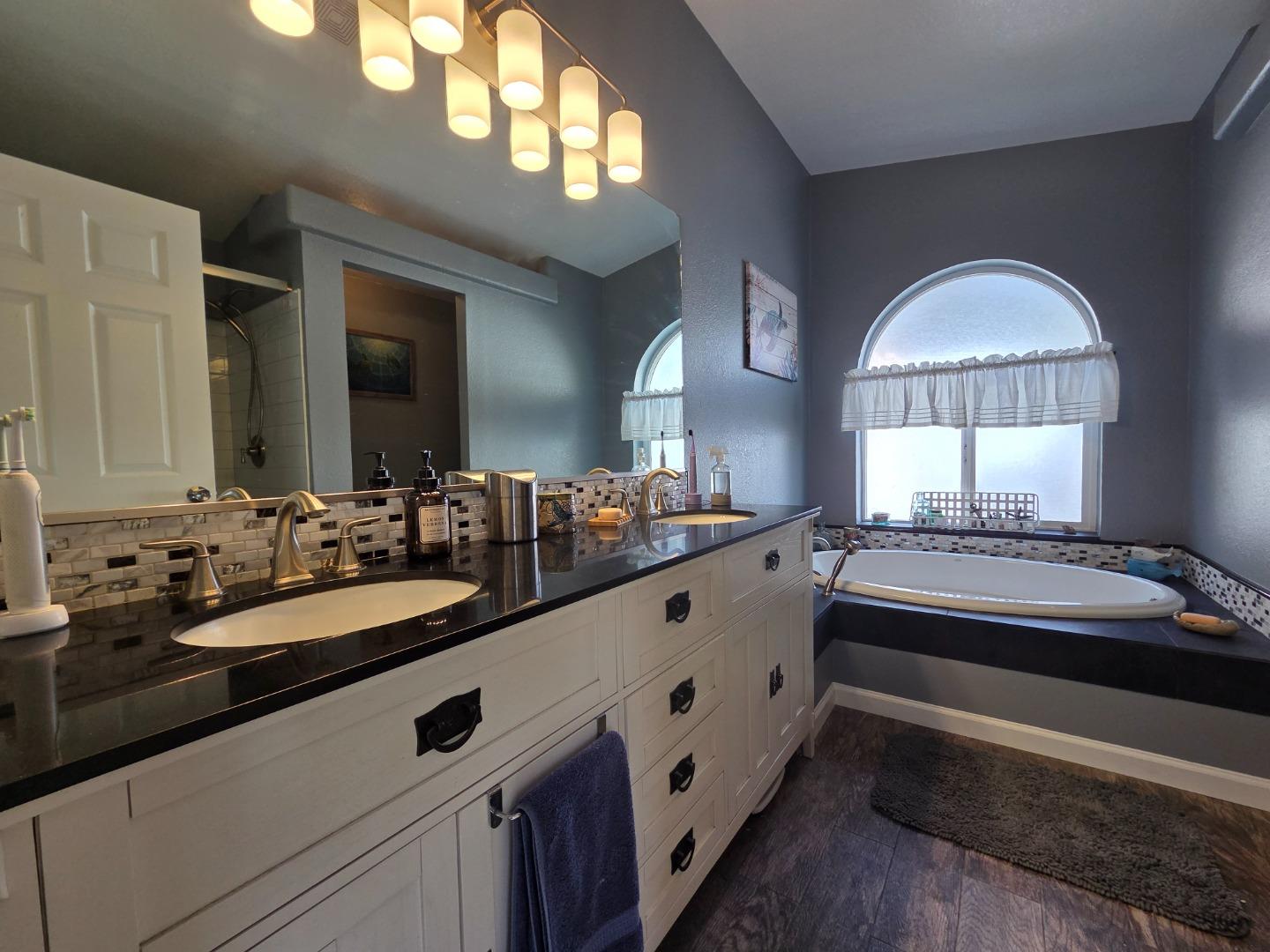 Detail Gallery Image 9 of 26 For 17105 Wilson, Royal Oaks,  CA 95076 - 4 Beds | 2 Baths