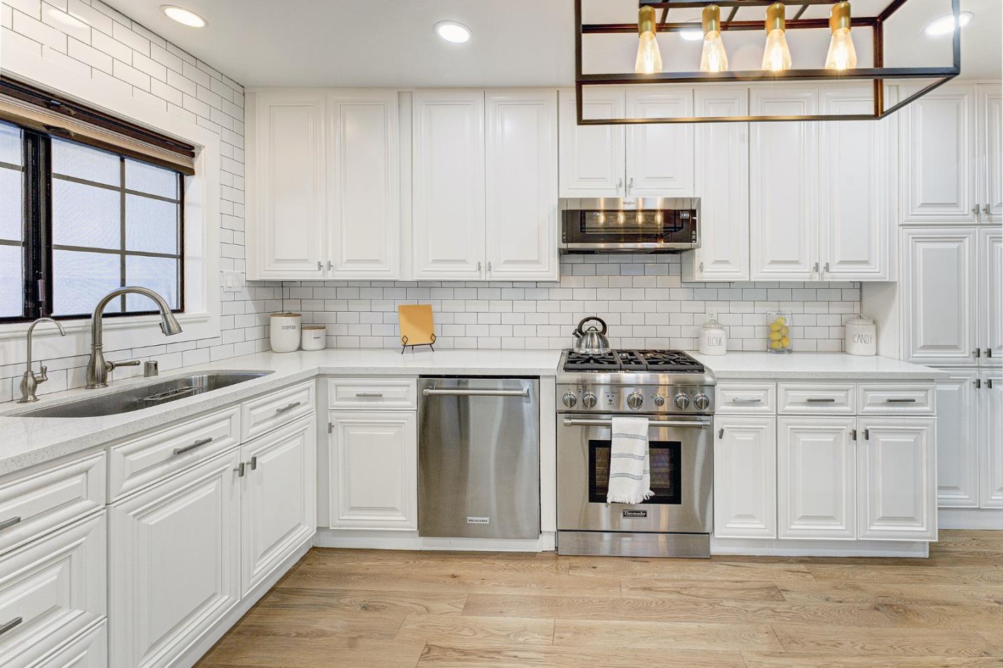 Detail Gallery Image 11 of 53 For 4034 Holly Dr, San Jose,  CA 95127 - 3 Beds | 3 Baths