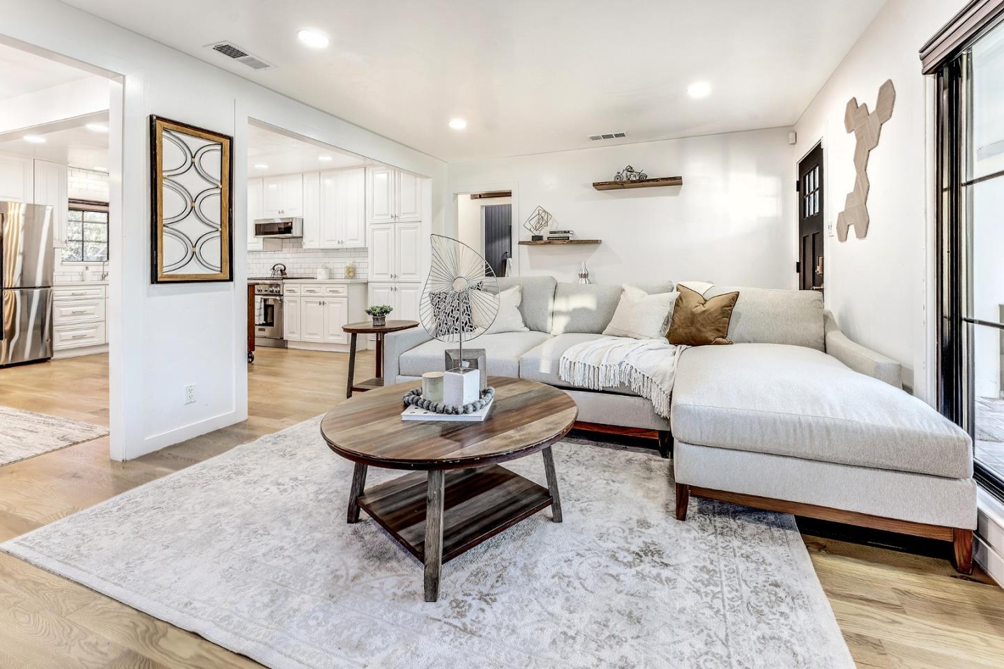 Detail Gallery Image 5 of 53 For 4034 Holly Dr, San Jose,  CA 95127 - 3 Beds | 3 Baths