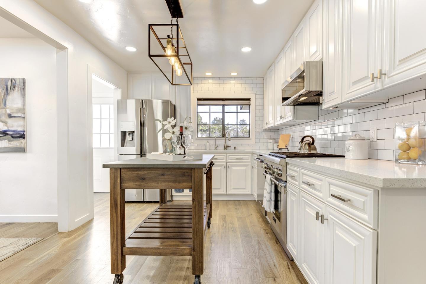 Detail Gallery Image 7 of 53 For 4034 Holly Dr, San Jose,  CA 95127 - 3 Beds | 3 Baths