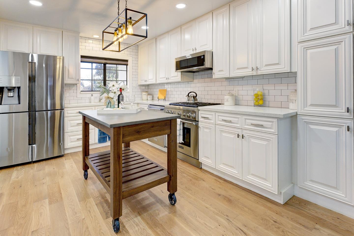 Detail Gallery Image 8 of 53 For 4034 Holly Dr, San Jose,  CA 95127 - 3 Beds | 3 Baths