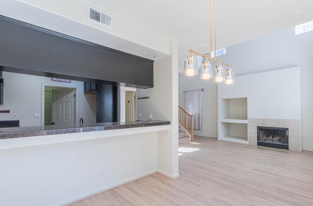 Detail Gallery Image 11 of 25 For 980 Longfellow Dr, Salinas,  CA 93906 - 3 Beds | 2/1 Baths