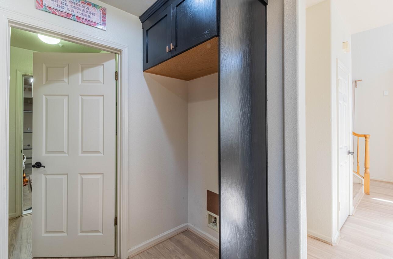 Detail Gallery Image 14 of 25 For 980 Longfellow Dr, Salinas,  CA 93906 - 3 Beds | 2/1 Baths