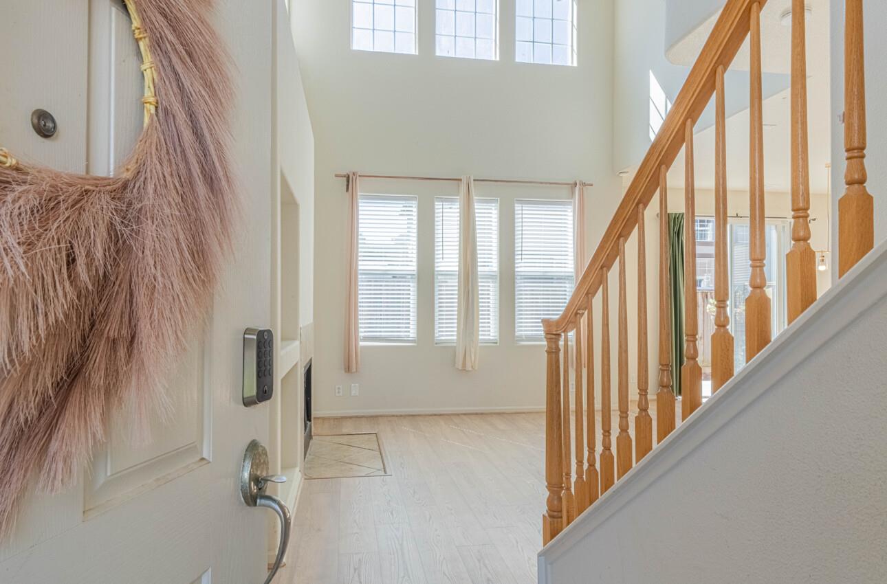 Detail Gallery Image 3 of 25 For 980 Longfellow Dr, Salinas,  CA 93906 - 3 Beds | 2/1 Baths