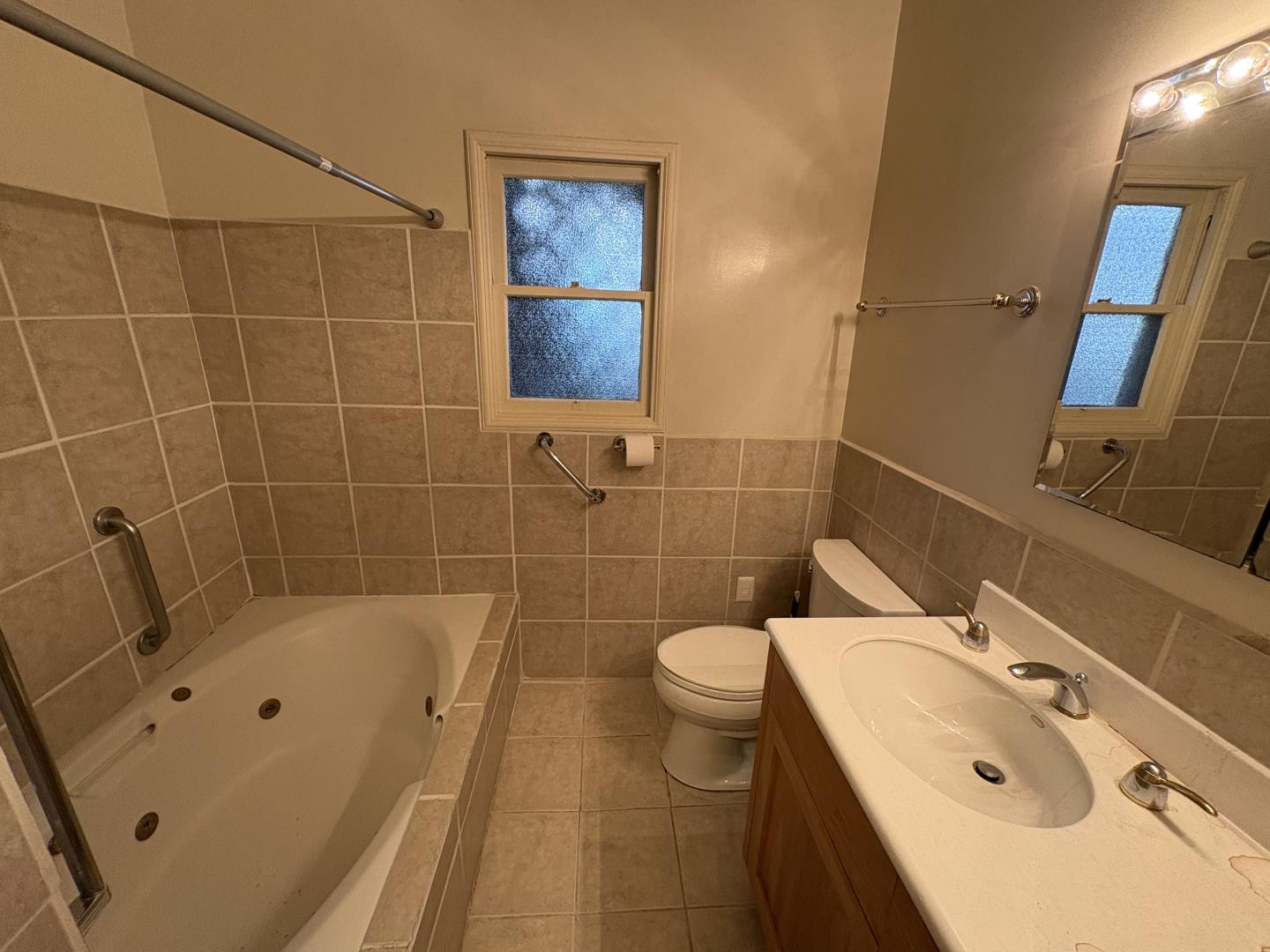 Detail Gallery Image 8 of 9 For 2629 Piedmont Ave #E,  Berkeley,  CA 94704 - 1 Beds | 1 Baths