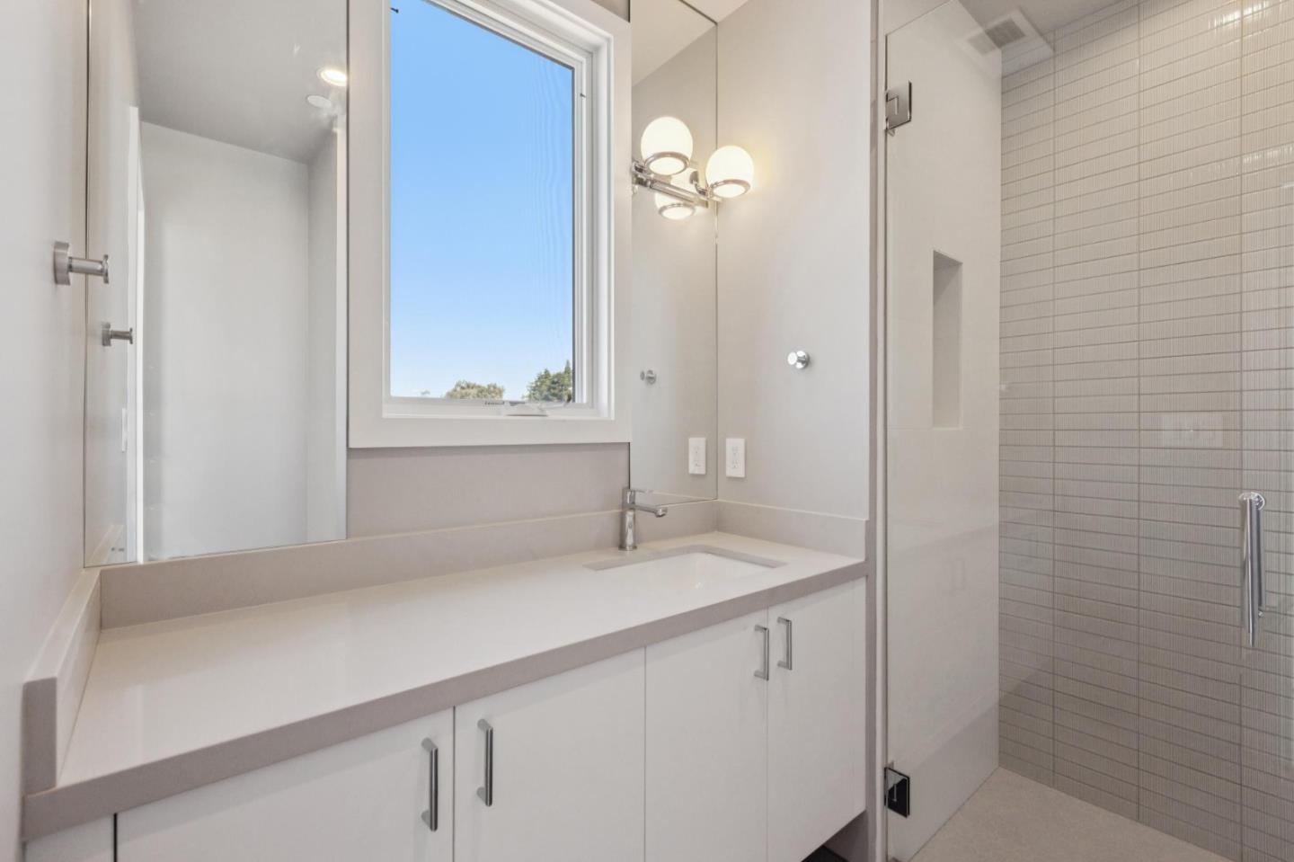 Detail Gallery Image 23 of 38 For 1433 Floribunda Ave #6,  Burlingame,  CA 94010 - 2 Beds | 2/1 Baths