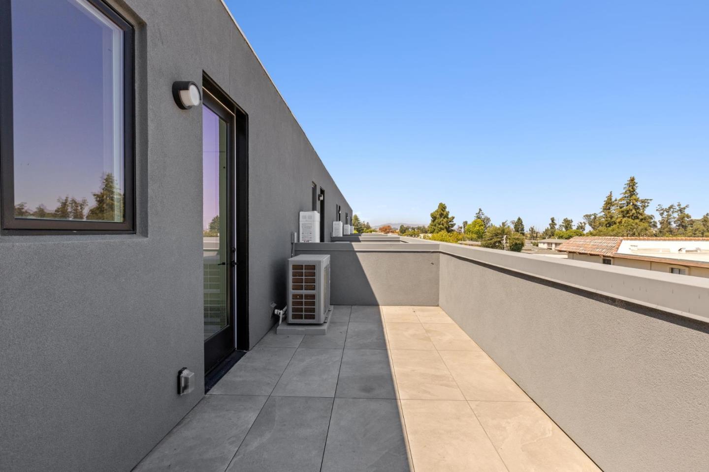 Detail Gallery Image 25 of 38 For 1433 Floribunda Ave #6,  Burlingame,  CA 94010 - 2 Beds | 2/1 Baths