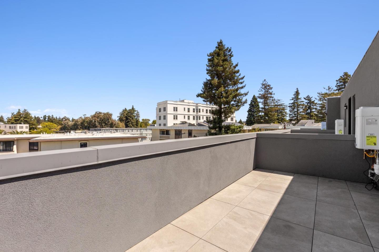 Detail Gallery Image 26 of 38 For 1433 Floribunda Ave #6,  Burlingame,  CA 94010 - 2 Beds | 2/1 Baths