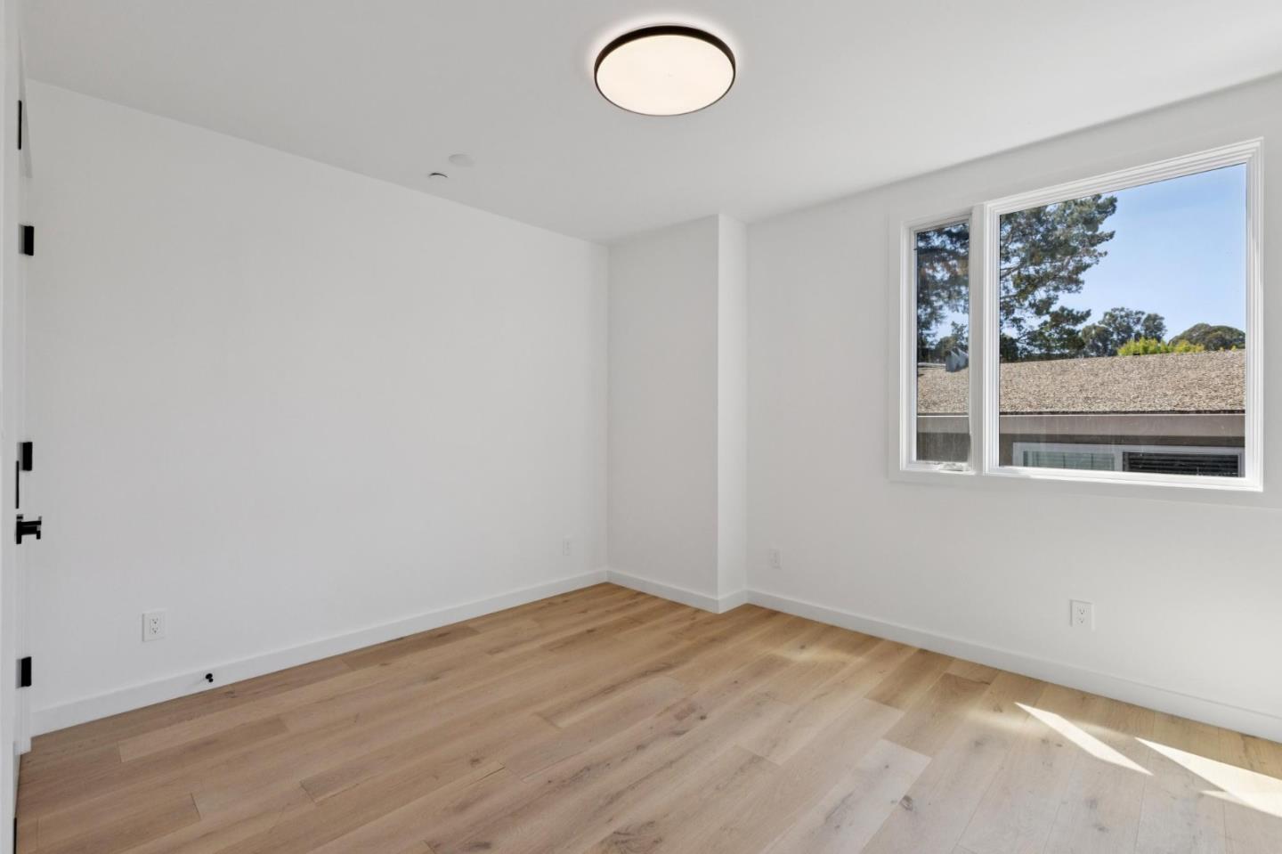 Detail Gallery Image 30 of 38 For 1433 Floribunda Ave #6,  Burlingame,  CA 94010 - 2 Beds | 2/1 Baths