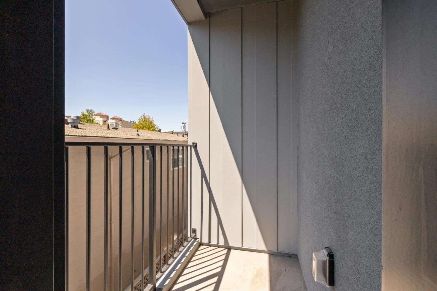 Detail Gallery Image 34 of 38 For 1433 Floribunda Ave #6,  Burlingame,  CA 94010 - 2 Beds | 2/1 Baths